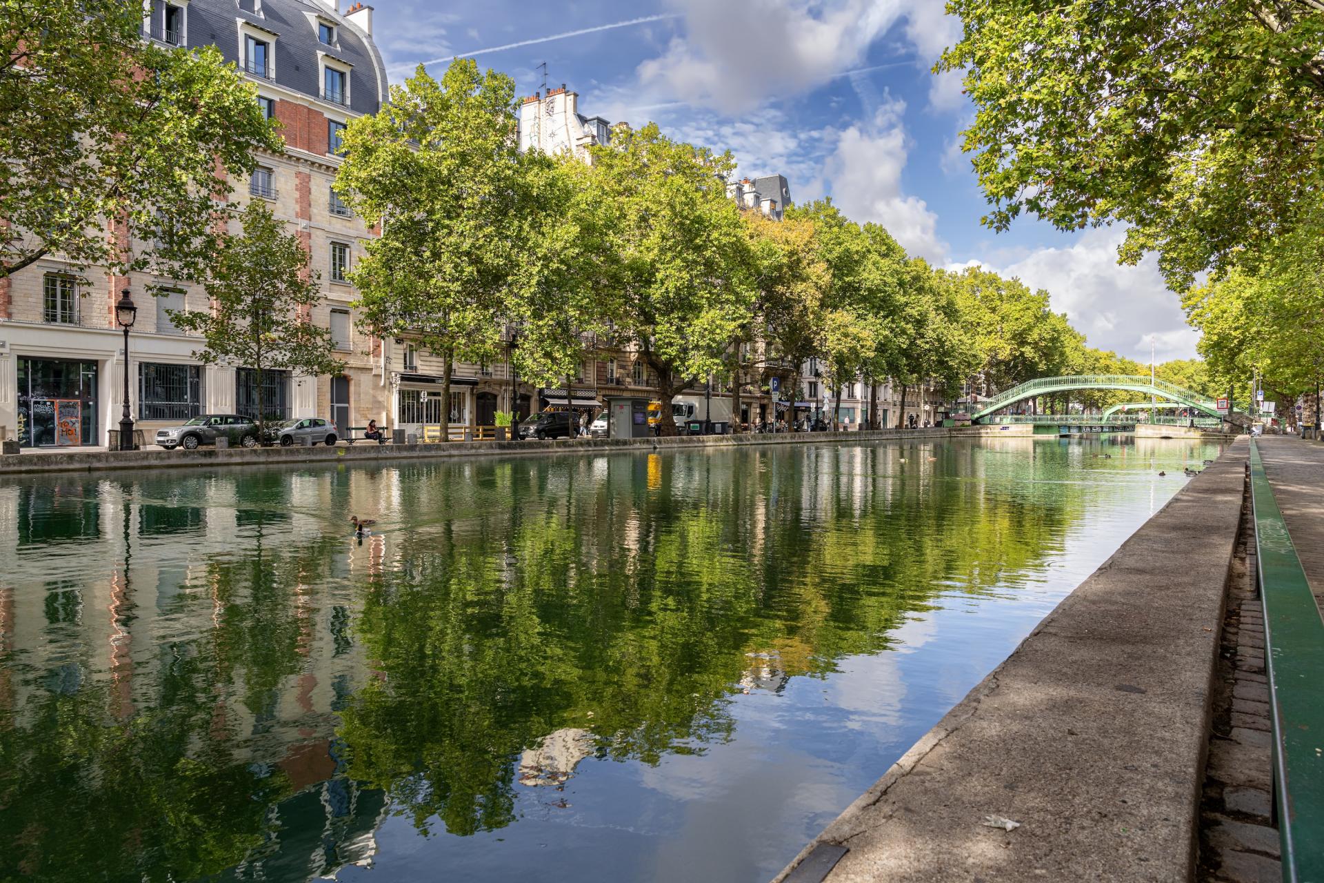 Parenthèse paisible : Pique-nique et Balade au Canal Saint-Martin