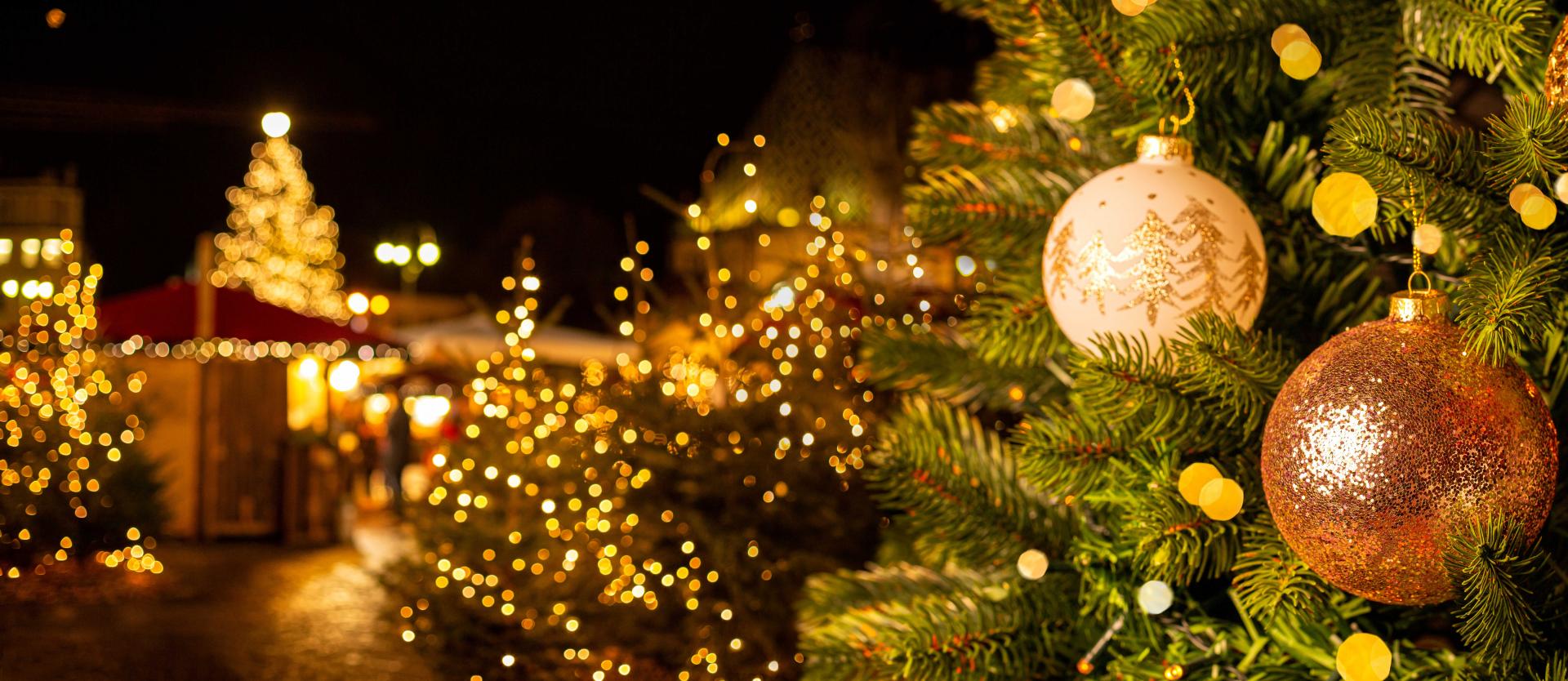 Marchés de Noël et illuminations : la magie parisienne